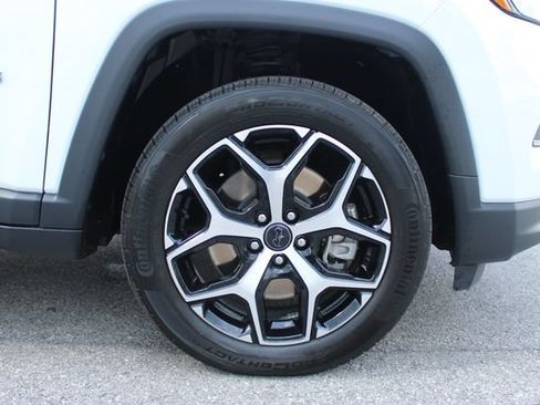Used 2025 Jeep Compass Limited AWD/4WD image 37