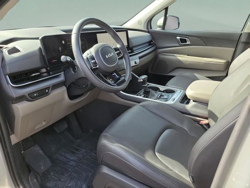 Used 2025 Kia Carnival SX FWD image 15