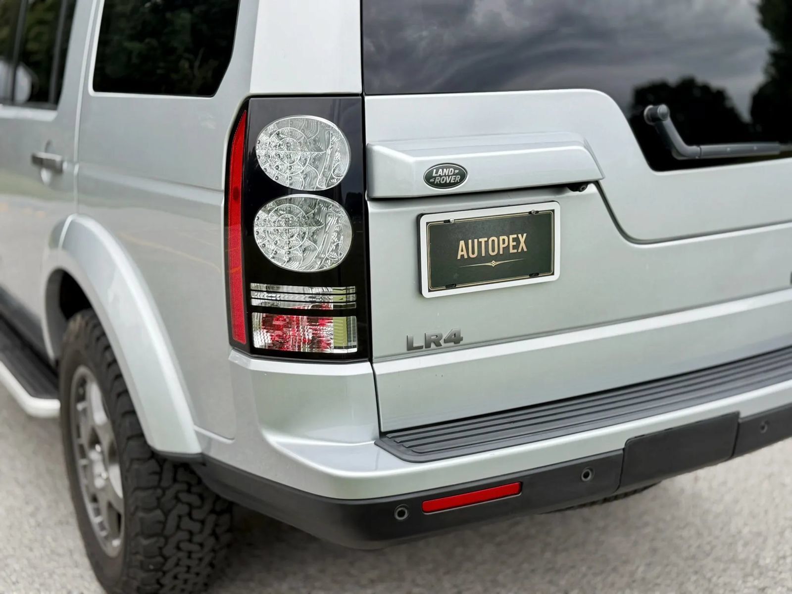 Used 2016 Land Rover LR4 HSE AWD/4WD image 27