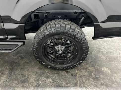 Used 2018 Ford F150 XLT w/ Equipment Group 302A Luxury AWD/4WD image 8