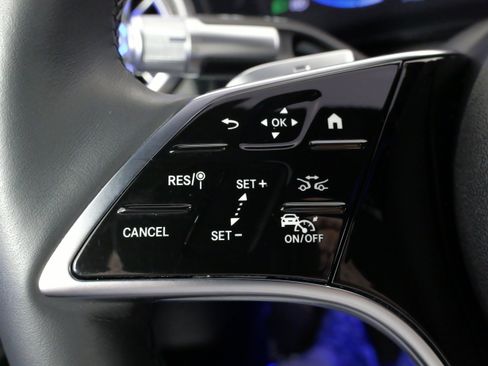 Used 2023 Mercedes-Benz EQS 580 4MATIC Sedan image 43