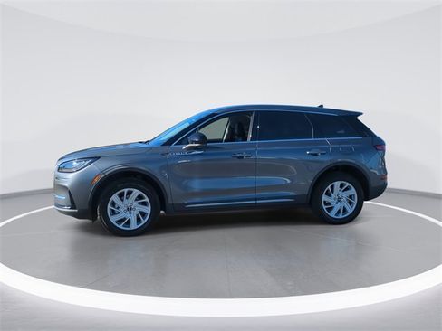 Used 2023 Lincoln Corsair AWD image 4