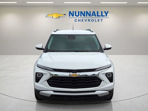 Certified 2025 Chevrolet TrailBlazer LT w/ LT Cold Weather Package FWD image 8