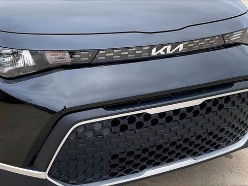 Certified 2025 Kia Soul LX w/ LX Technology Package image 28