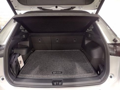 New 2026 Volkswagen Tiguan SEL R-Line image 17