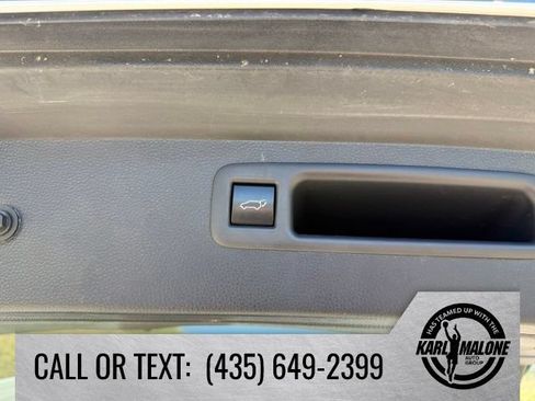 Used 2022 Toyota Highlander XLE AWD/4WD image 34