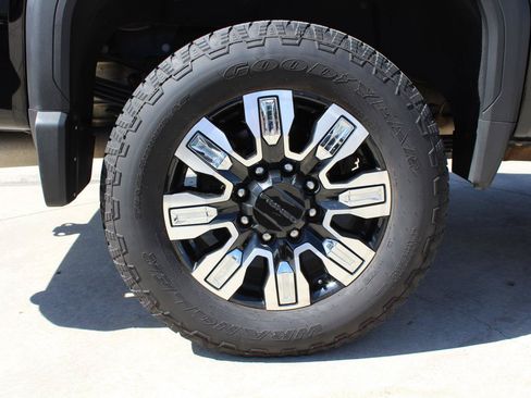 Used 2024 GMC Sierra 3500 Denali w/ Denali Reserve Package AWD/4WD image 42