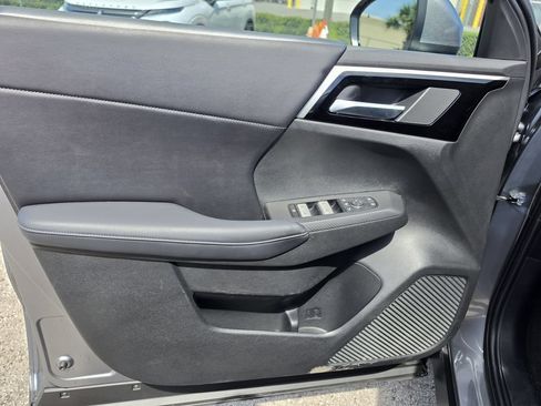 Used 2024 Mitsubishi Outlander SE Black Edition FWD image 18