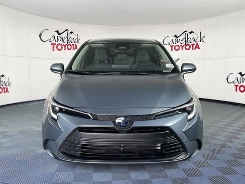 Used 2024 Toyota Corolla LE AWD/4WD image 2
