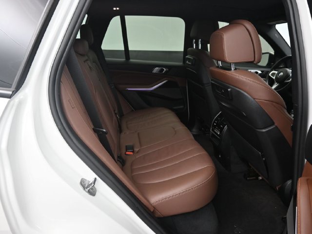 Used 2020 BMW X5 M50i w/ Premium Package AWD/4WD image 23