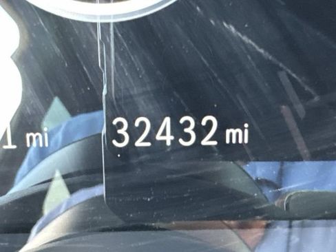 Used 2023 Mercedes-Benz EQS 580 4MATIC SUV image 29