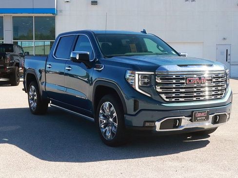 Used 2024 GMC Sierra 1500 Denali w/ Denali Reserve Package AWD/4WD image 3