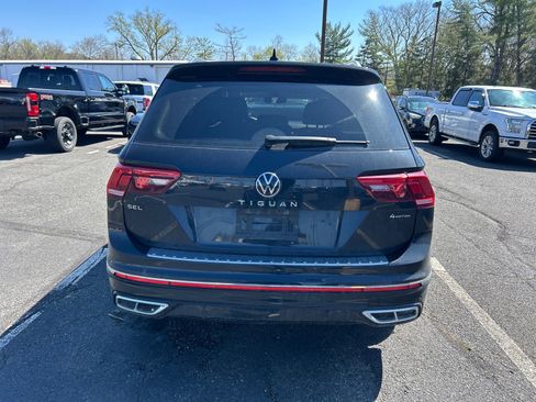 Used 2024 Volkswagen Tiguan SEL R-Line image 6