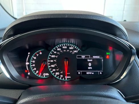 Used 2021 Chevrolet Trax LT w/ Driver Confidence Package image 19