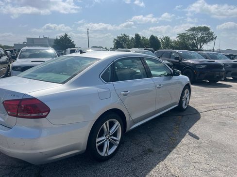 Used 2014 Volkswagen Passat 1.8T SE FWD image 10
