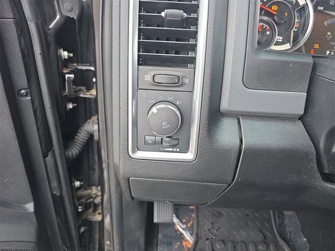 Used 2018 RAM 2500 Big Horn w/ Harvest Edition image 25