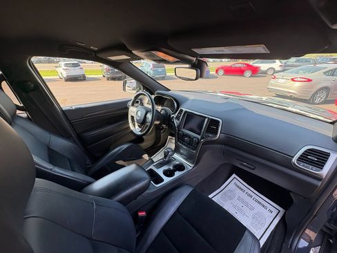Used 2018 Jeep Grand Cherokee Altitude AWD/4WD image 33