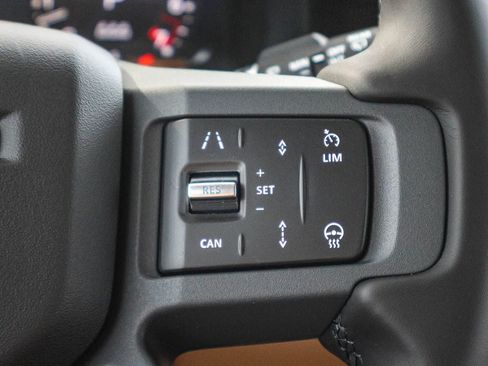 New 2026 Land Rover Defender 110 X-Dynamic SE image 37