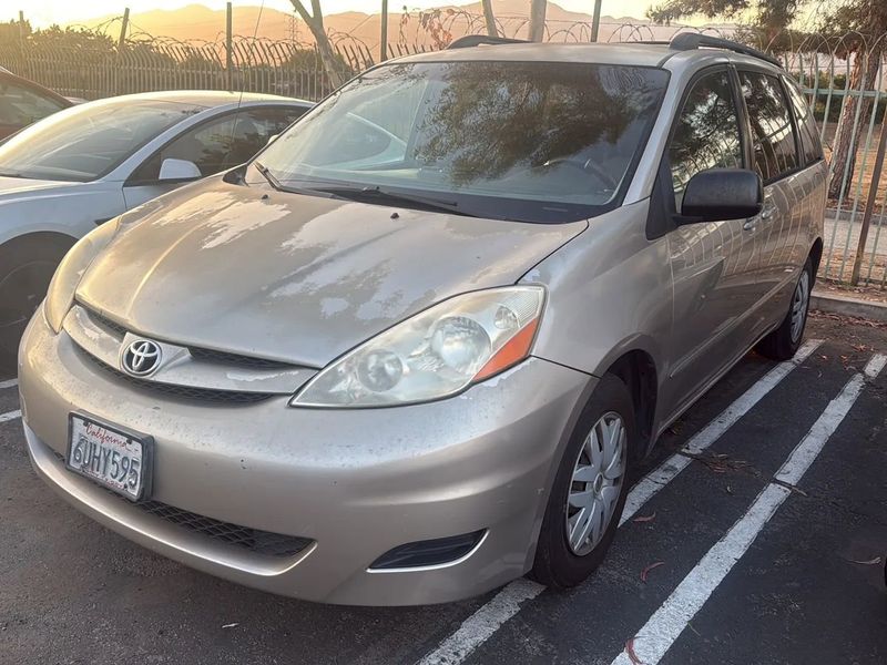Used 2008 Toyota Sienna CE image 1