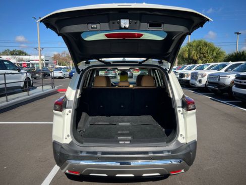 Used 2021 Nissan Rogue Platinum image 19