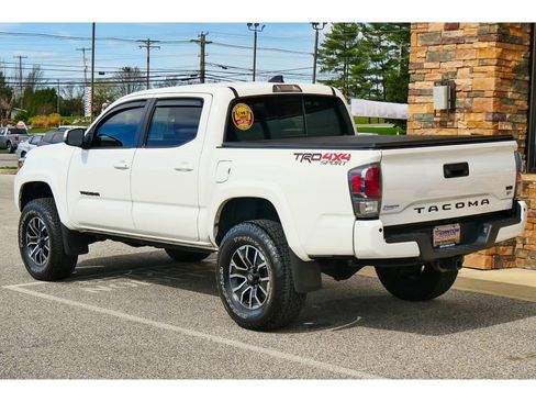 Used 2020 Toyota Tacoma TRD Sport w/ Technology Package image 5