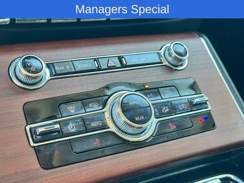 Used 2023 Lincoln Aviator Reserve AWD/4WD image 21