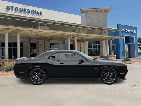 Used 2019 Dodge Challenger R/T w/ Blacktop Package image 4