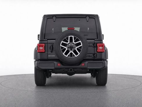 Used 2025 Jeep Wrangler Unlimited Sahara AWD/4WD image 3
