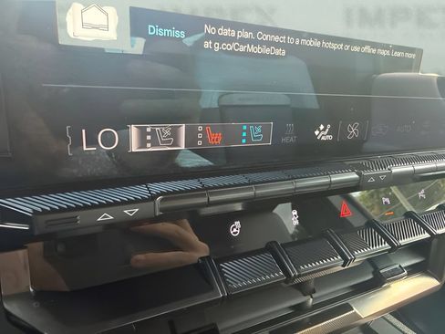 Used 2025 GMC Hummer EV 2X w/ LPO, Sport Package AWD/4WD image 24