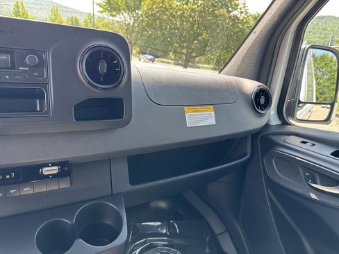 New 2025 Mercedes-Benz Sprinter 2500 image 22