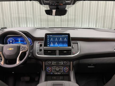 Used 2024 Chevrolet Suburban High Country AWD/4WD image 34