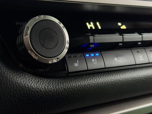 Used 2024 Toyota Tundra Limited w/ Power Package image 32