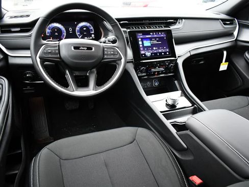 New 2026 Jeep Grand Cherokee L 4WD image 10