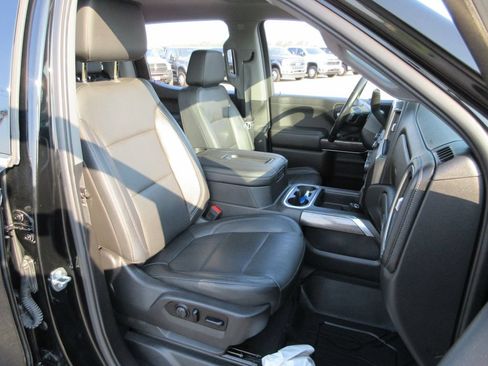 Certified 2019 Chevrolet Silverado 1500 LTZ AWD/4WD image 23