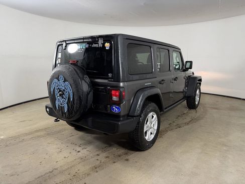 Used 2018 Jeep Wrangler Unlimited Sport S AWD/4WD image 7