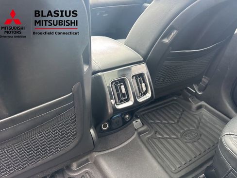 Used 2023 Kia Sorento SX Prestige image 38