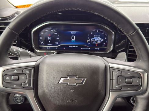 Used 2025 Chevrolet Silverado 1500 LT Trail Boss w/ Convenience Package II AWD/4WD image 22