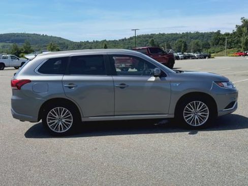 Used 2022 Mitsubishi Outlander SEL AWD/4WD image 9