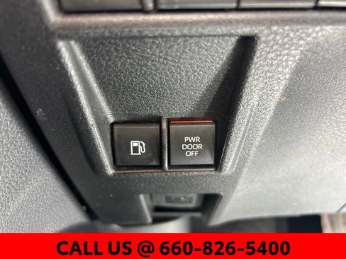 Used 2025 Toyota Sienna LE AWD/4WD image 23