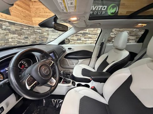 Used 2018 Jeep Compass Latitude w/ Popular Equipment Group AWD/4WD image 11