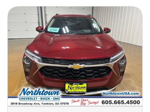 Used 2024 Chevrolet Trax LT w/ Driver Confidence Package image 8