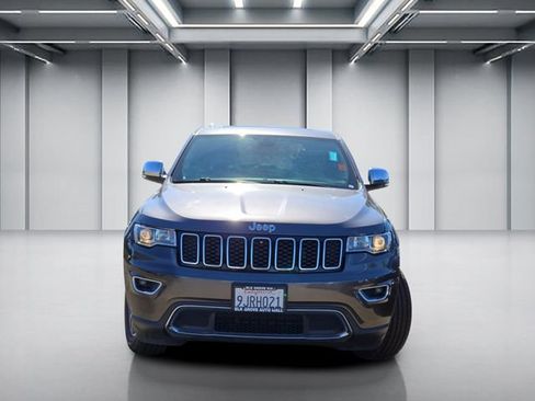 Used 2018 Jeep Grand Cherokee Limited AWD/4WD image 2