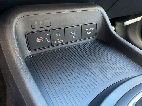 Used 2025 Hyundai Kona SE image 23