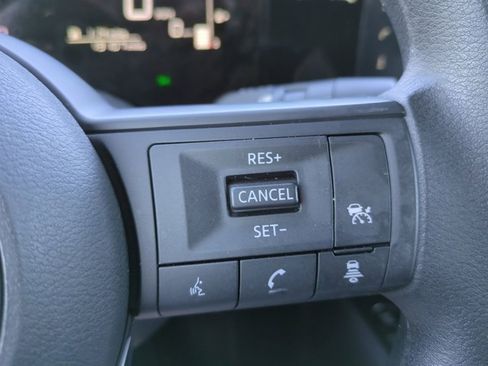 Used 2025 Nissan Kicks SV image 24