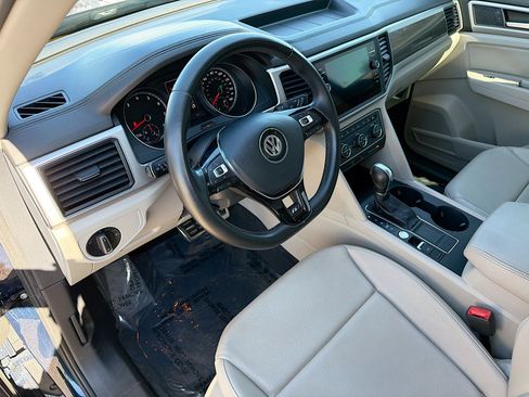 Used 2018 Volkswagen Atlas SE w/ R-Line Package image 26