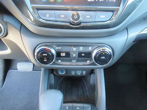 Used 2022 Chevrolet TrailBlazer LT w/ Convenience Package image 23