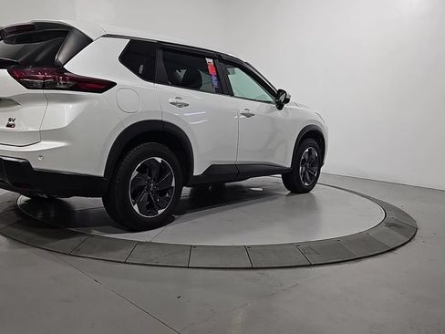 Used 2024 Nissan Rogue SV FWD image 5