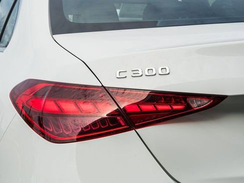 Used 2025 Mercedes-Benz C 300 4MATIC Sedan image 7