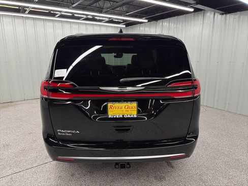 New 2026 Chrysler Pacifica Pinnacle w/ Trailer Tow Group image 5