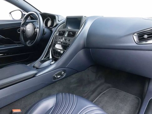 Used 2018 Aston Martin DB11 V12 RWD image 4